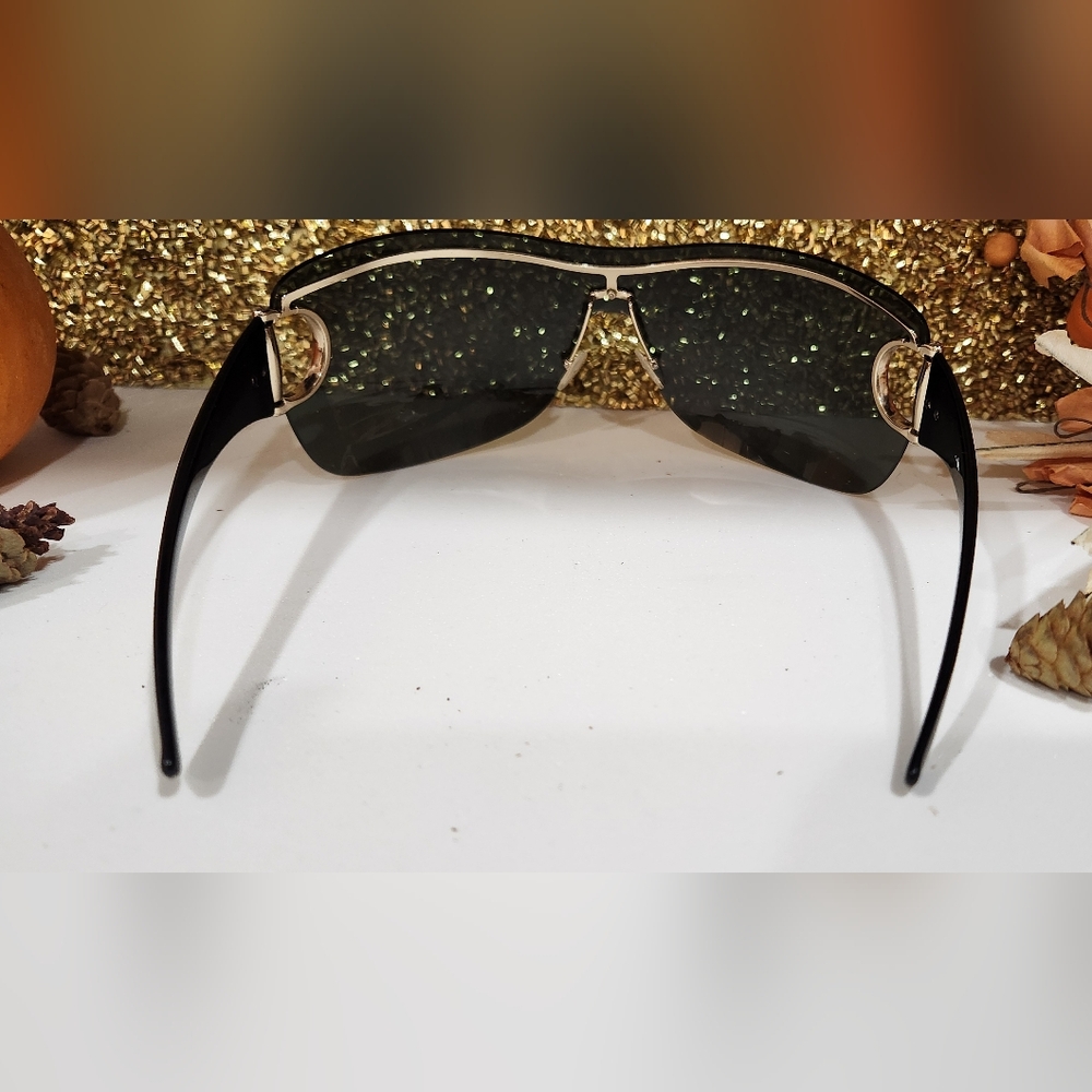 Gucci Rimless Shield Sunglasses - Picture 5 of 8